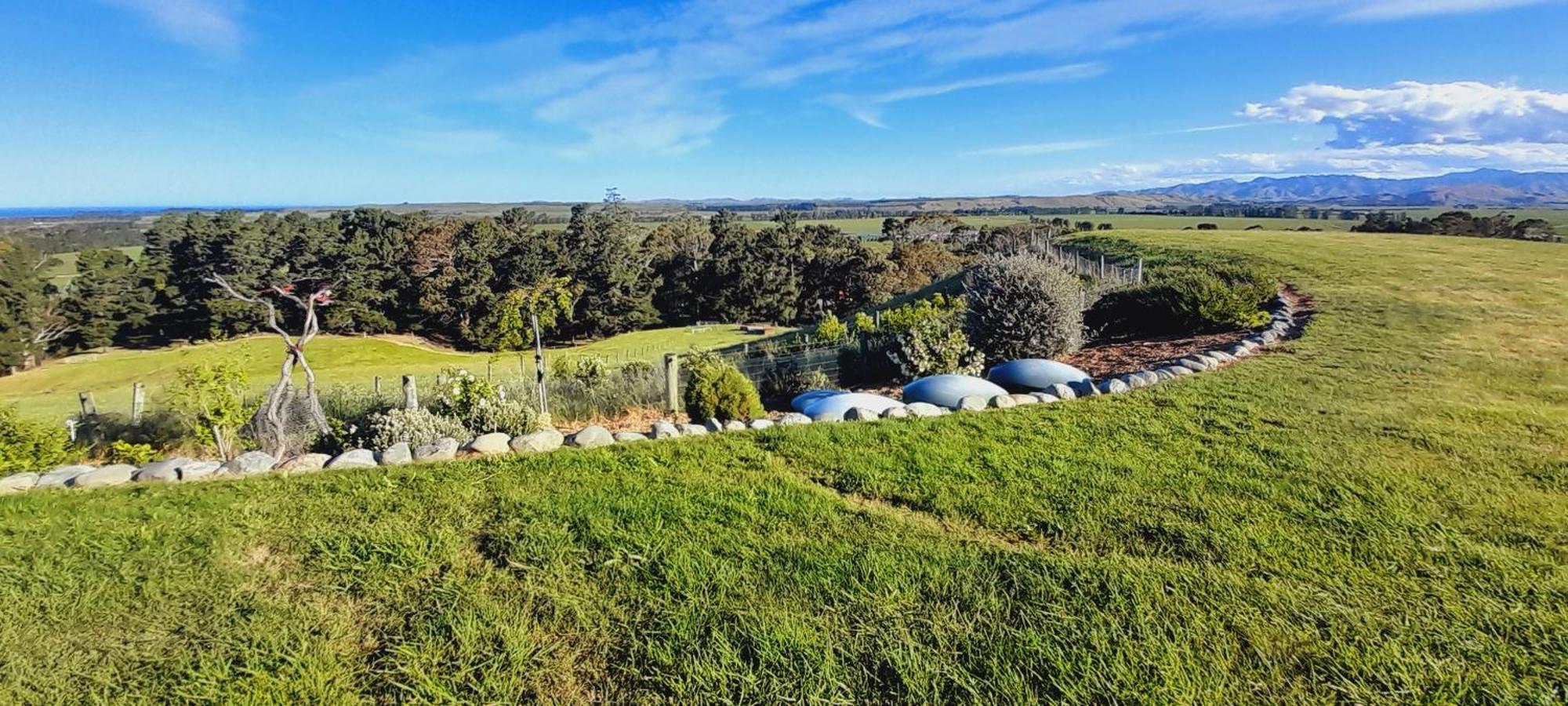 Hill Top Retreat Lower Dashwood ภายนอก รูปภาพ